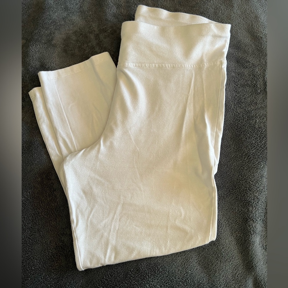 White capri leggings 1X